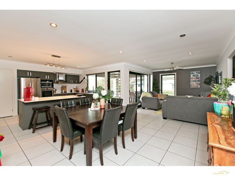 58 Ebony Crescent, Redland Bay QLD 4165