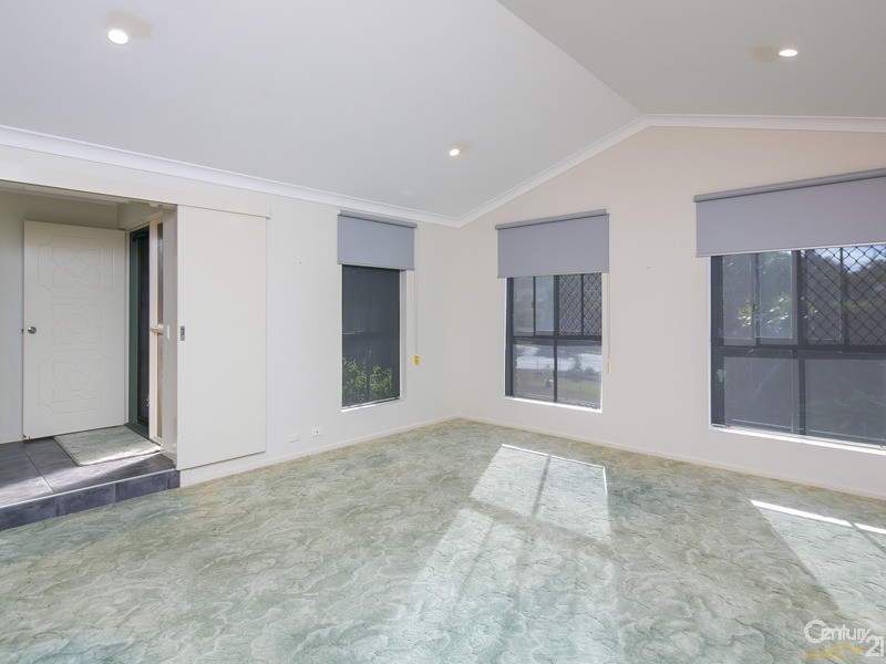 2 Banksia Street, Redland Bay QLD 4165