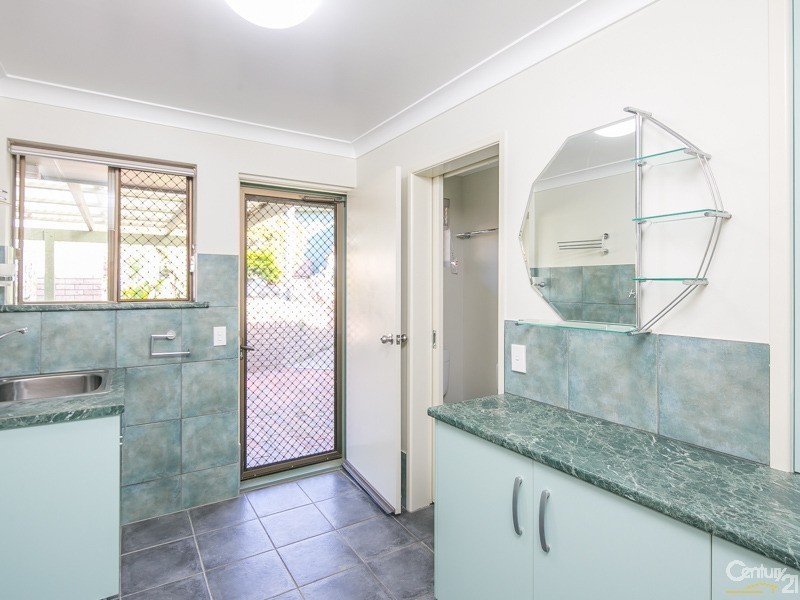 2 Banksia Street, Redland Bay QLD 4165