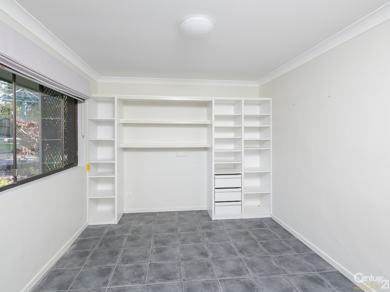 2 Banksia Street, Redland Bay QLD 4165