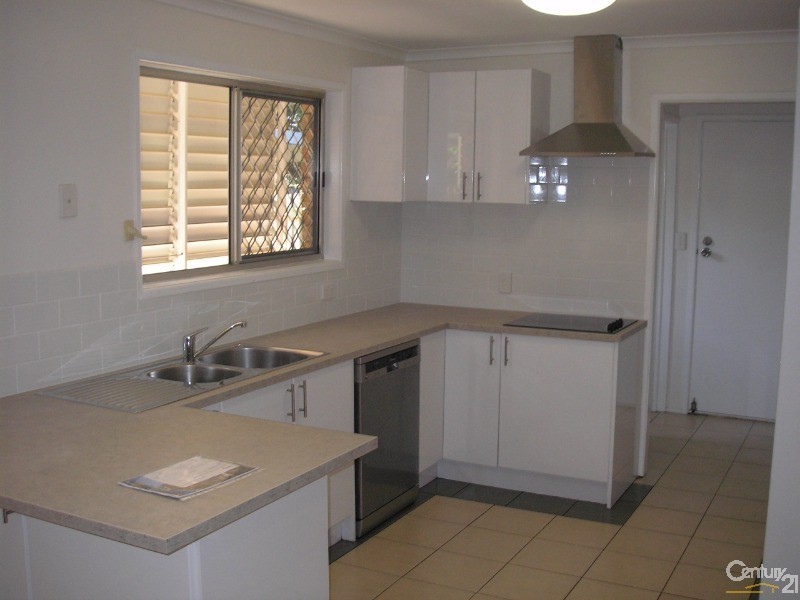 99 Railway Parade, Thorneside QLD 4158