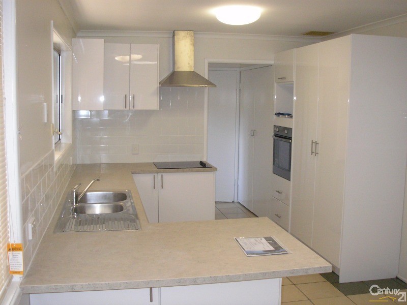 99 Railway Parade, Thorneside QLD 4158