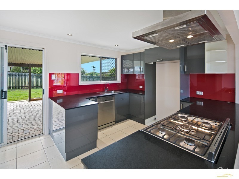 5 Heron Court, Birkdale QLD 4159