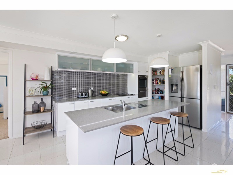 12 Bangalow St, Victoria Point QLD 4165