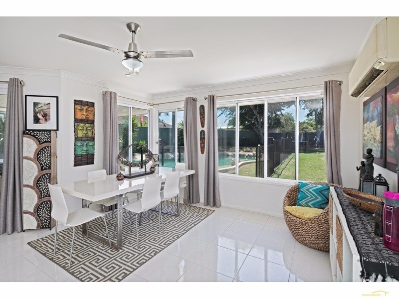 12 Bangalow St, Victoria Point QLD 4165