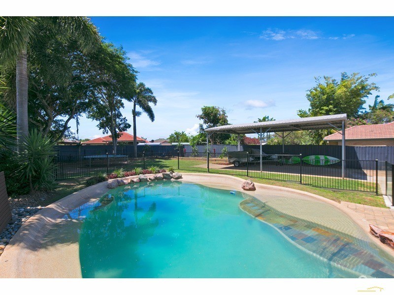 12 Bangalow St, Victoria Point QLD 4165