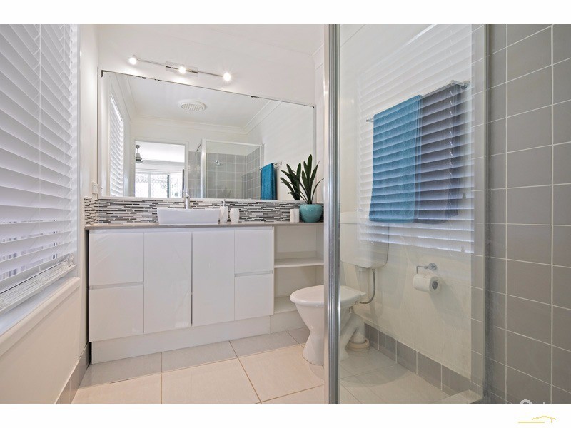 12 Bangalow St, Victoria Point QLD 4165