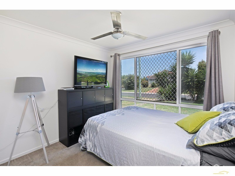 12 Bangalow St, Victoria Point QLD 4165