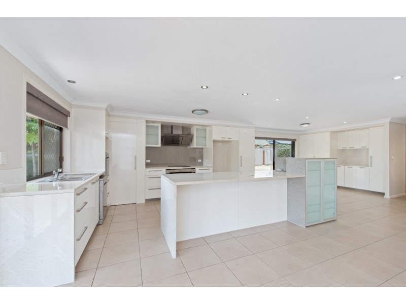 84 Dinwoodie Road, Thornlands QLD 4164