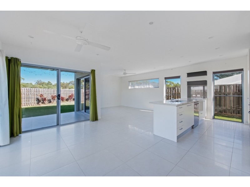 15 Mapleton Crescent, Capalaba QLD 4157