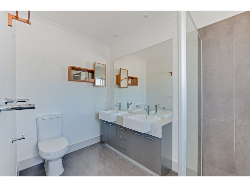 15 Mapleton Crescent, Capalaba QLD 4157