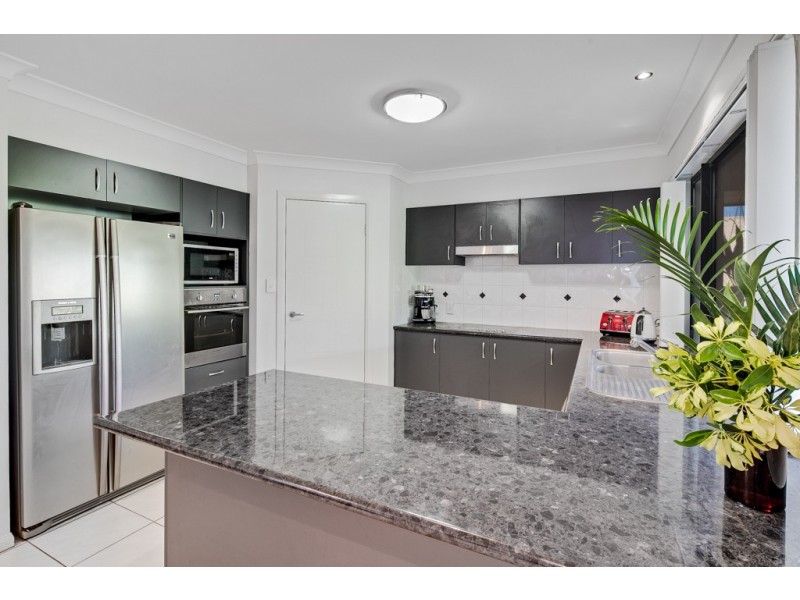 16 Cole Street, Redland Bay QLD 4165