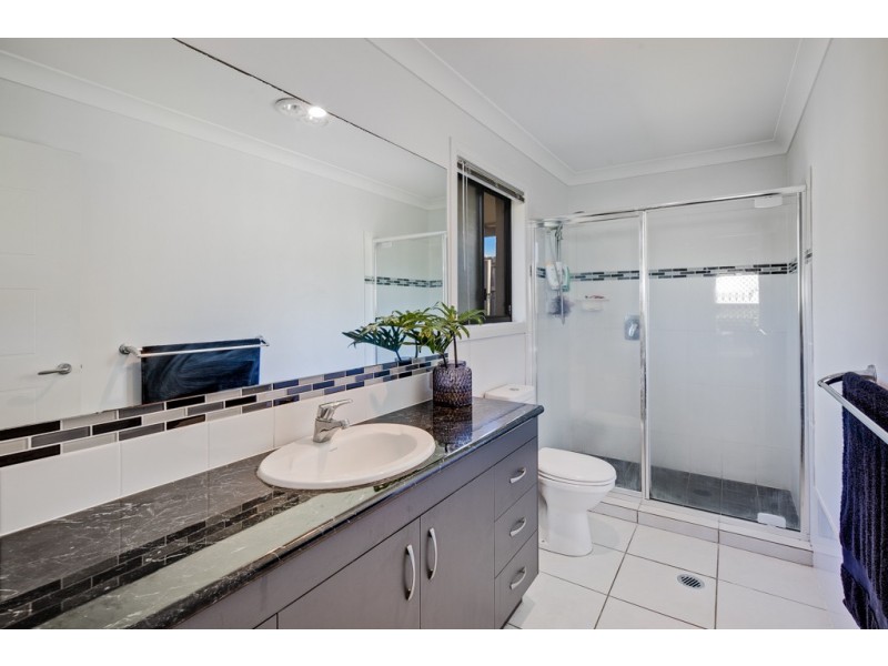 16 Cole Street, Redland Bay QLD 4165