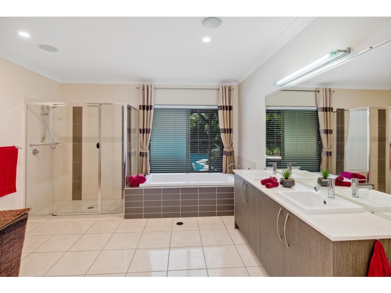 6 The Grove, Thornlands QLD 4164