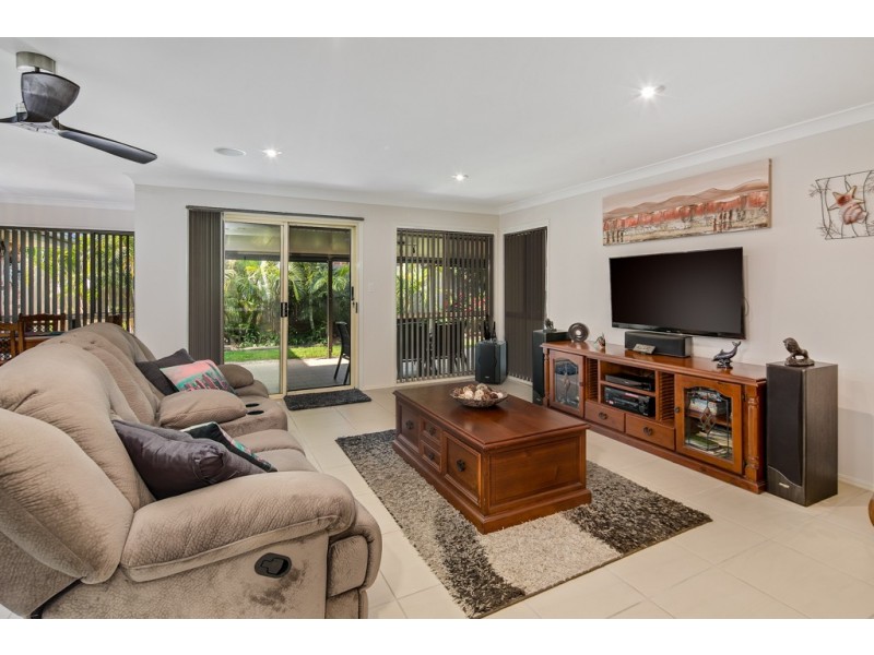 13 Attenborough Circuit, Redland Bay QLD 4165