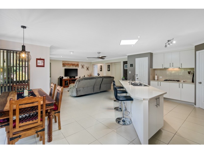 13 Attenborough Circuit, Redland Bay QLD 4165