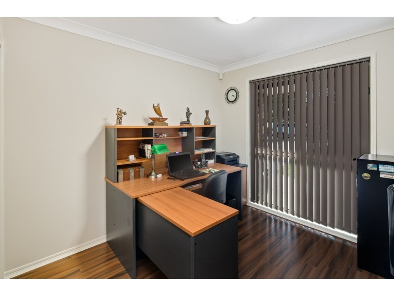 13 Attenborough Circuit, Redland Bay QLD 4165