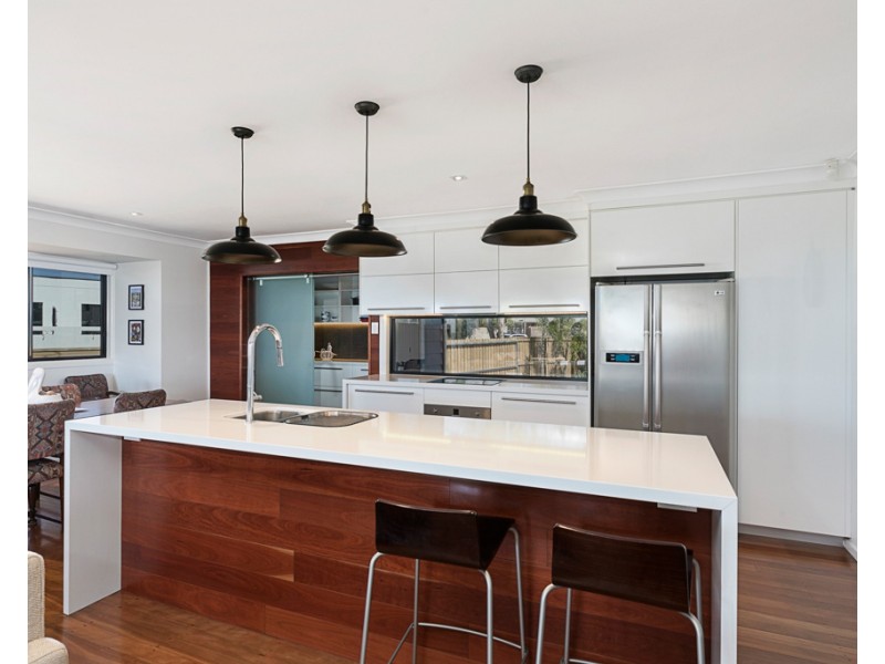 41 Thompson Esplanade, Victoria Point QLD 4165
