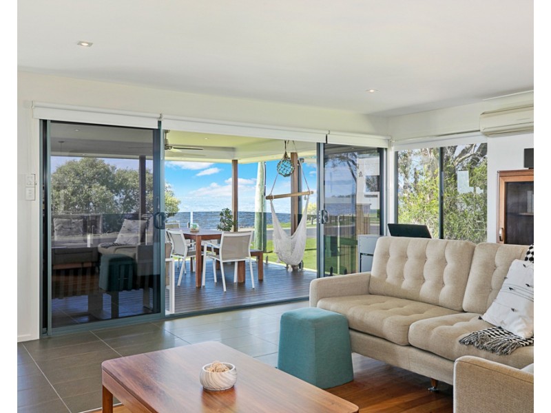 41 Thompson Esplanade, Victoria Point QLD 4165
