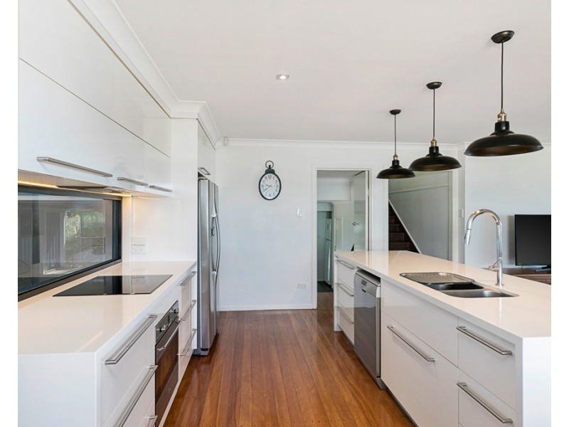41 Thompson Esplanade, Victoria Point QLD 4165