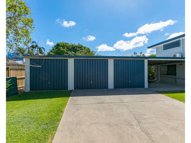 41 Thompson Esplanade, Victoria Point QLD 4165