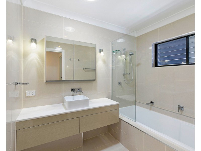 41 Thompson Esplanade, Victoria Point QLD 4165