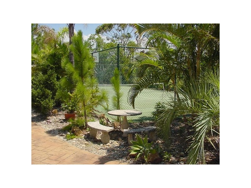 8 Binnacle Court, Raby Bay QLD 4163