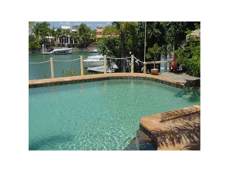 8 Binnacle Court, Raby Bay QLD 4163