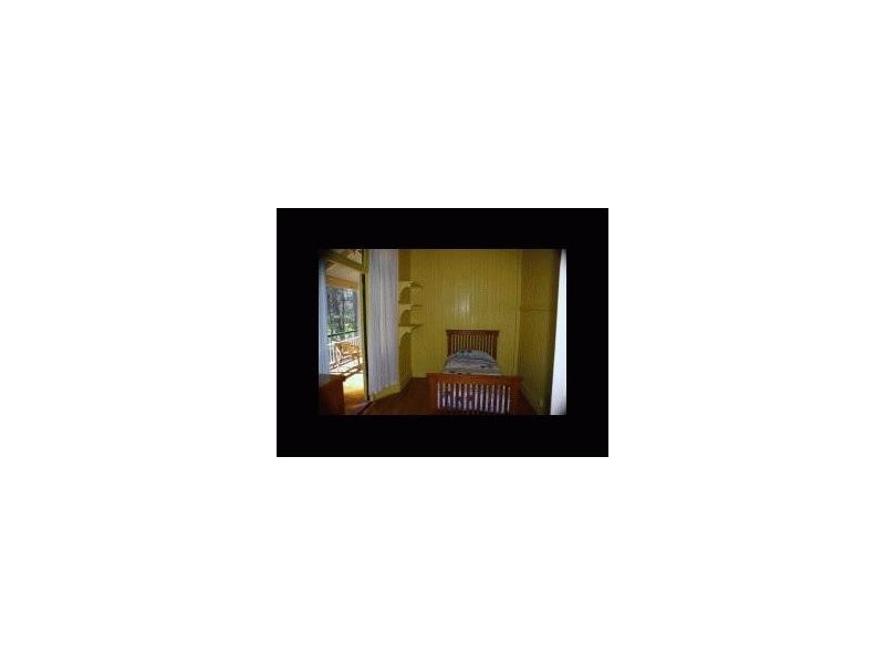 8 Erobin Street, Coochiemudlo Island QLD 4184