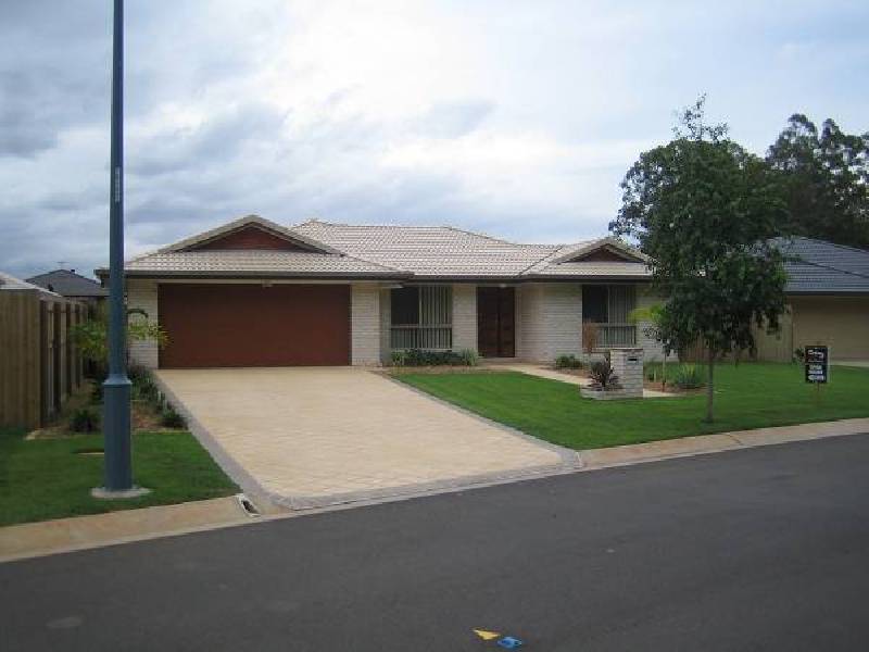 37 Parklink Drive, Redland Bay QLD 4165