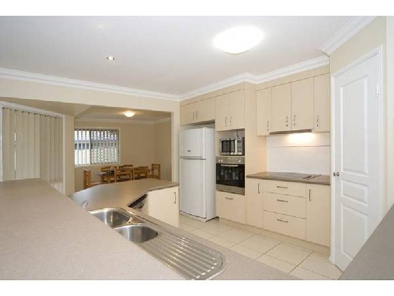 37 Parklink Drive, Redland Bay QLD 4165