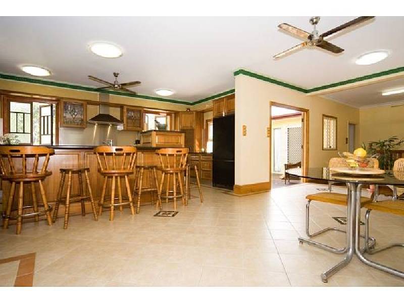 980 New Cleveland Road, Gumdale QLD 4154