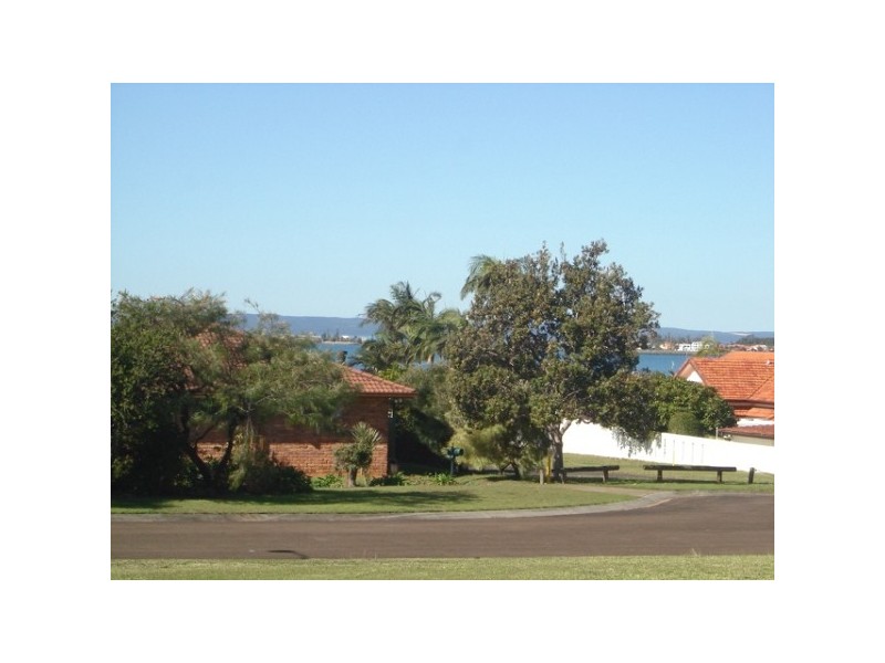 4 OUTLOOK PARADE, Ormiston QLD 4160