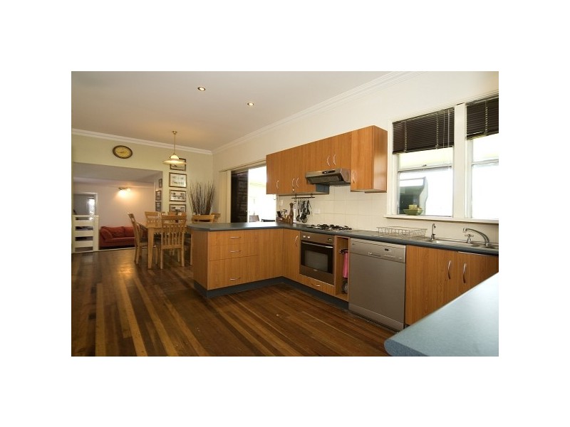 8 Avalon  Road, Sheldon QLD 4157