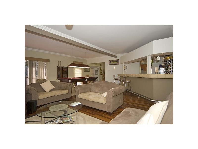 8 Avalon  Road, Sheldon QLD 4157