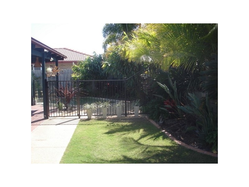 1 FRANCIS STREET, Ormiston QLD 4160