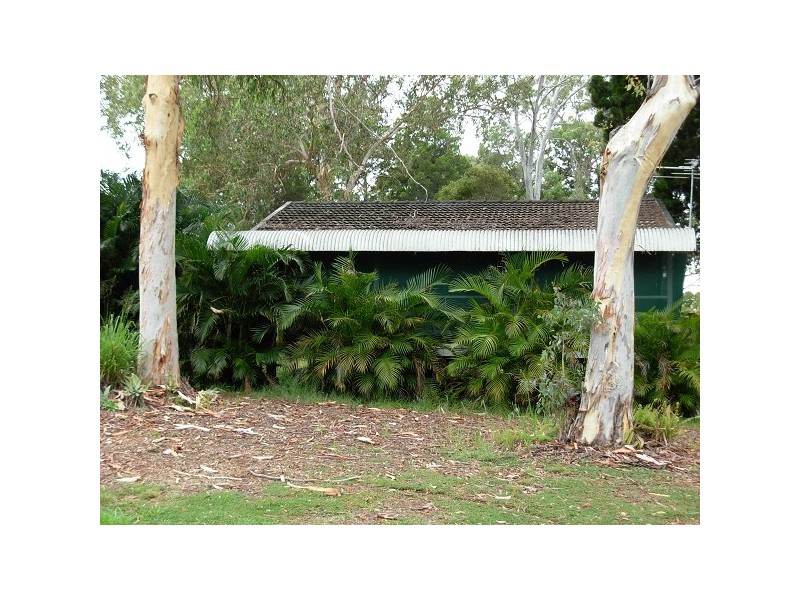 2 Pandanus Street, Coochiemudlo Island QLD 4184