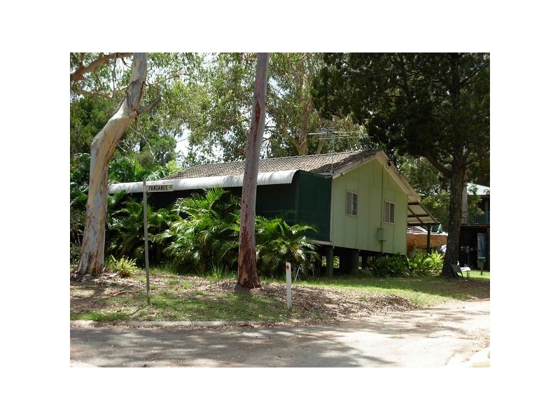 2 Pandanus Street, Coochiemudlo Island QLD 4184