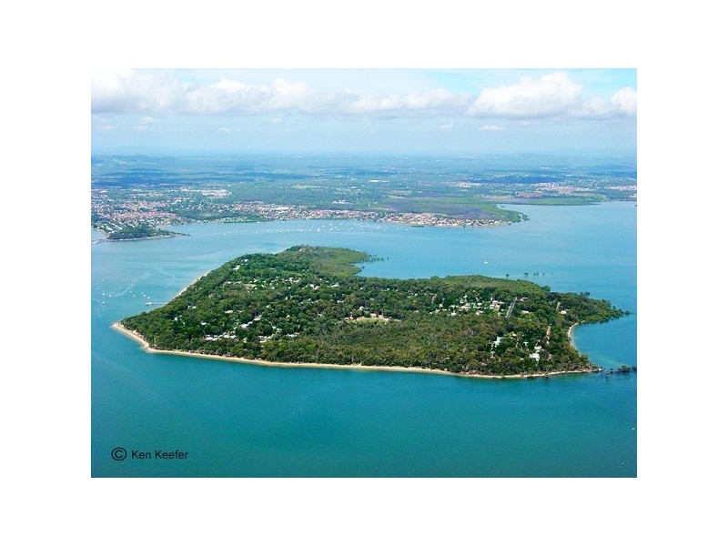 2 Pandanus Street, Coochiemudlo Island QLD 4184