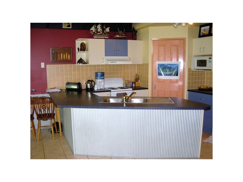 37 James Street, Coochiemudlo Island QLD 4184