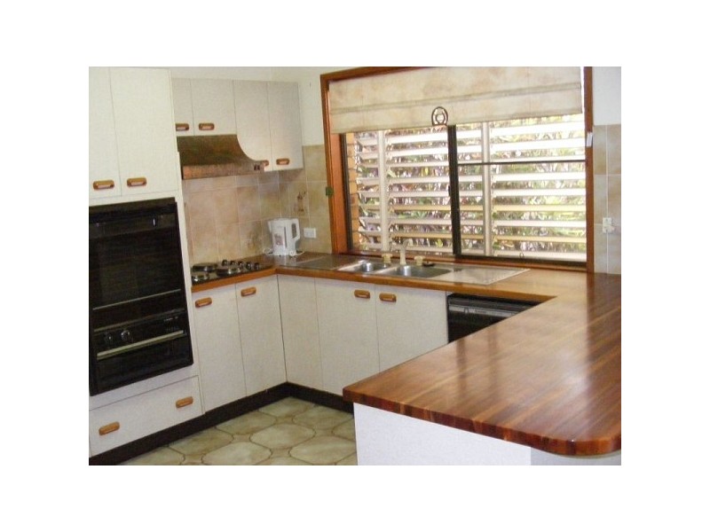 298 Bloomfield Street, Cleveland QLD 4163