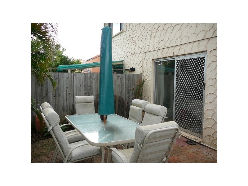 1/221 Middle Street, Cleveland QLD 4163