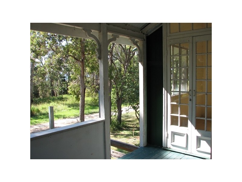 32 Blue Bay Crescent, Macleay Island QLD 4184