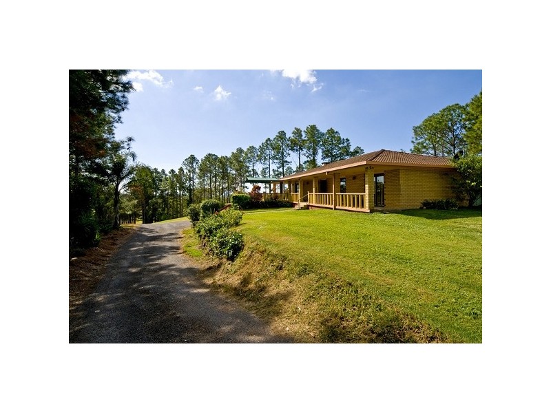 62 Giles Road, Redland Bay QLD 4165