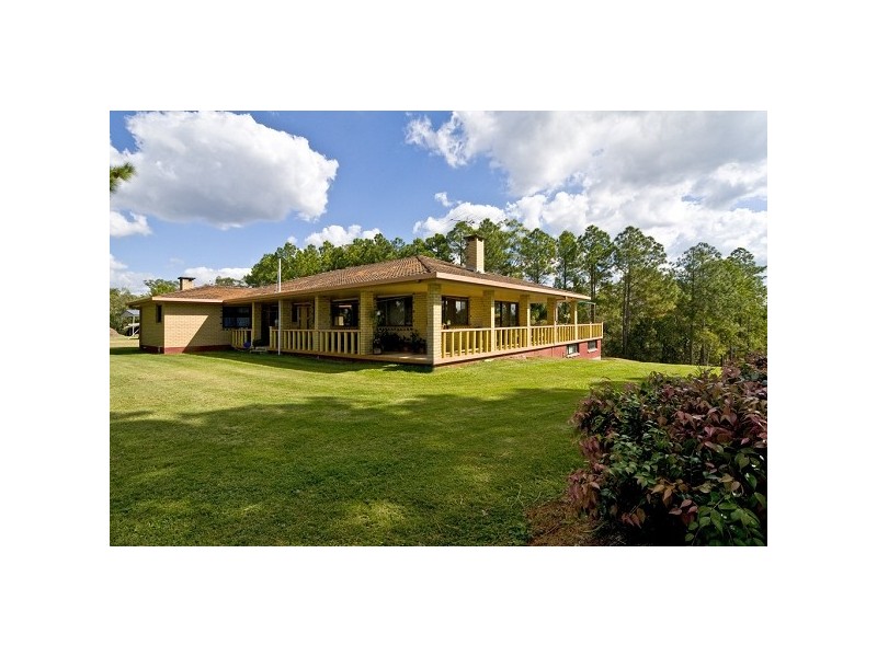 62 Giles Road, Redland Bay QLD 4165