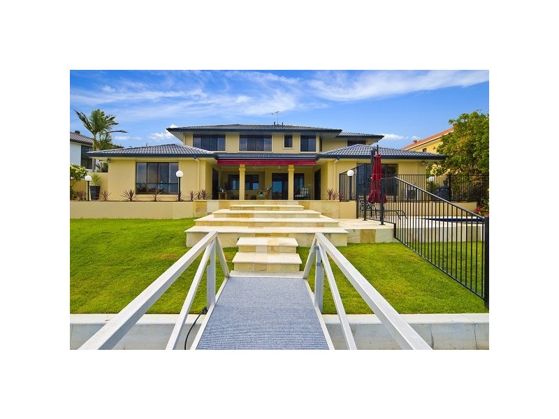 38 Raby Bay Boulevarde, Raby Bay QLD 4163