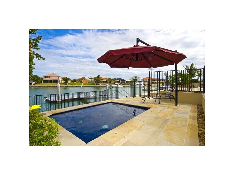 38 Raby Bay Boulevarde, Raby Bay QLD 4163