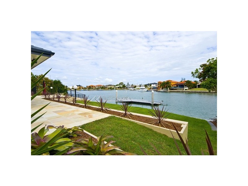 38 Raby Bay Boulevarde, Raby Bay QLD 4163