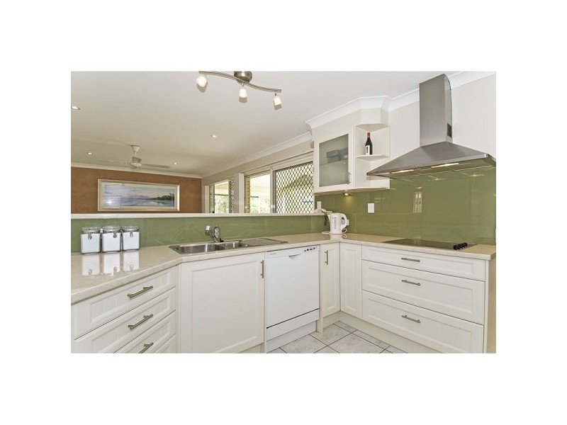 18 Marjorie Buckler Avenue, Redland Bay QLD 4165