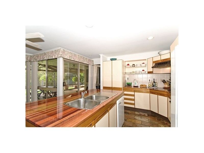 249 Avalon Road, Sheldon QLD 4157